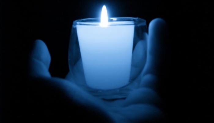 blue-memorial-candle
